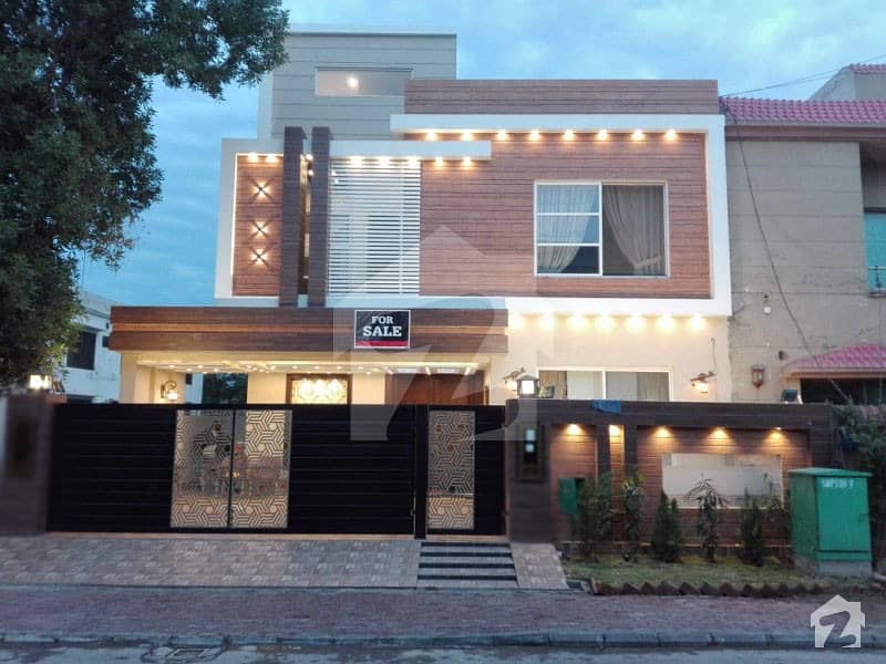 بحریہ ٹاؤن جاسمین بلاک بحریہ ٹاؤن سیکٹر سی بحریہ ٹاؤن لاہور میں 5 کمروں کا 10 مرلہ مکان 2.25 کروڑ میں برائے فروخت۔