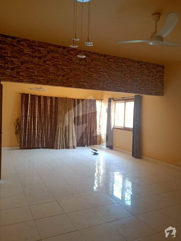 300 Sq Yards 3 Bedrooms With Study Room Drawing Dining TV Lounge Fully Renovated Out Class Condition