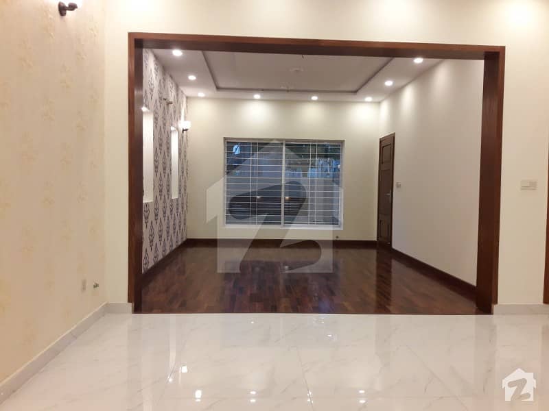 10 Marla  Luxury Classy House For Rent In Bahria Town Lahore
