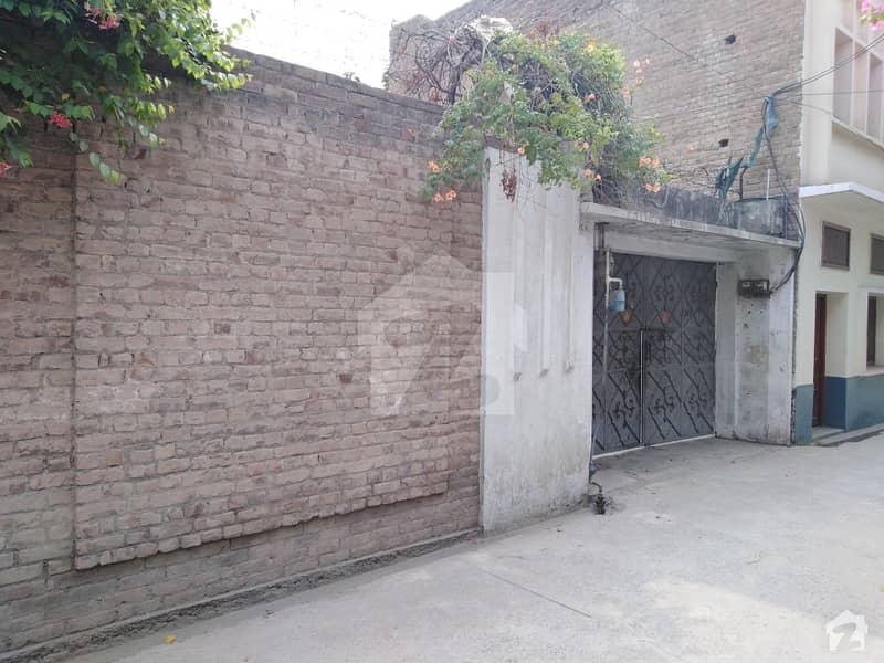 اشرفیہ کالونی پشاور میں 7 کمروں کا 1.2 کنال مکان 4.9 کروڑ میں برائے فروخت۔