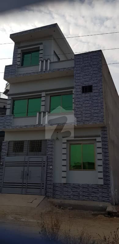 4.25 marla double story luxery house ideial location near all live fasilties
