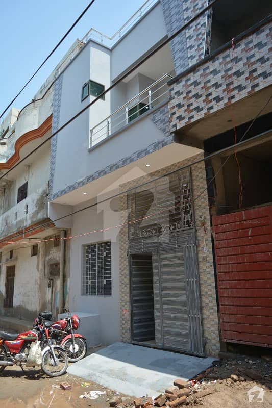 سوسائٹی کالونی سرگودھا میں 4 کمروں کا 3 مرلہ مکان 55 لاکھ میں برائے فروخت۔