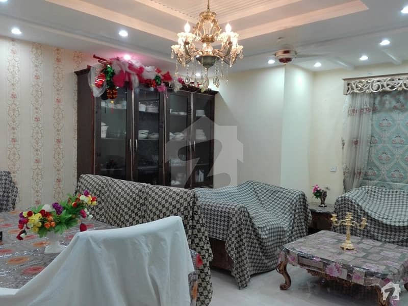 آرکیٹیکٹس انجنیئرز ہاؤسنگ سوسائٹی لاہور میں 5 کمروں کا 10 مرلہ مکان 2.7 کروڑ میں برائے فروخت۔