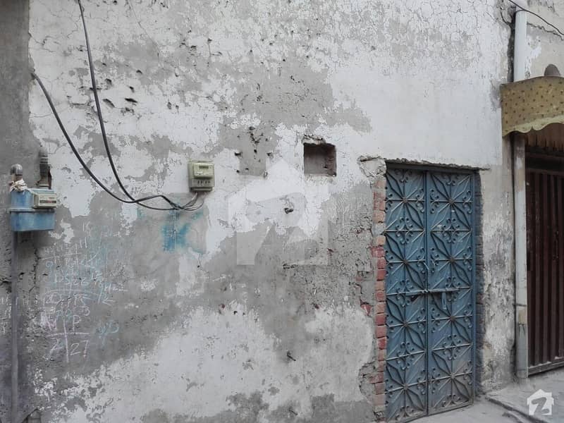 گرین ٹاؤن لاہور میں 1 کمرے کا 2 مرلہ مکان 32 لاکھ میں برائے فروخت۔