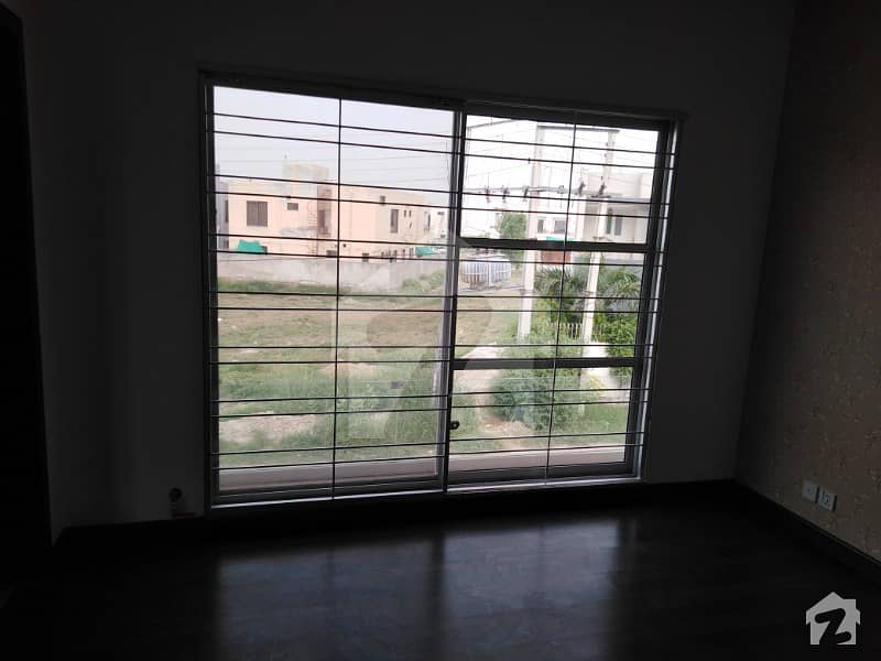1 KANAL USED HOUSE FOR SALE IN DHA PHASE 4 SINGLE STORY