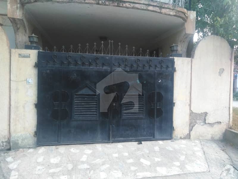 10 Marla Corner Double Storey House Available For Sale In Hayatabad