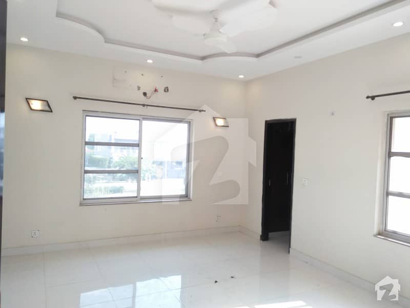 One Kanal Slightly Used Upper Portion For Rent In Dha Phase 5 Top Location L Block Near By Lgs And Wateen Chowk Original Pitchers  Reasonable Rent More Options Available In Dha Defence