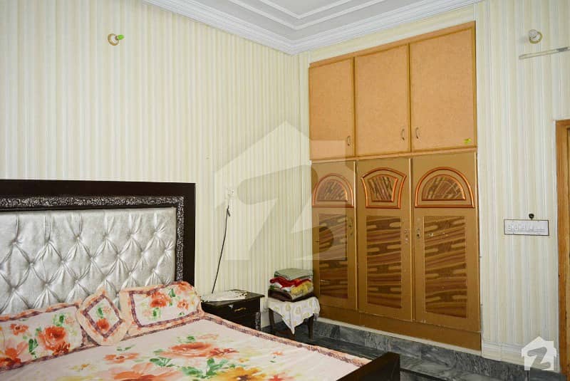 یونیورسٹی روڈ سرگودھا میں 6 کمروں کا 5 مرلہ مکان 1.5 کروڑ میں برائے فروخت۔