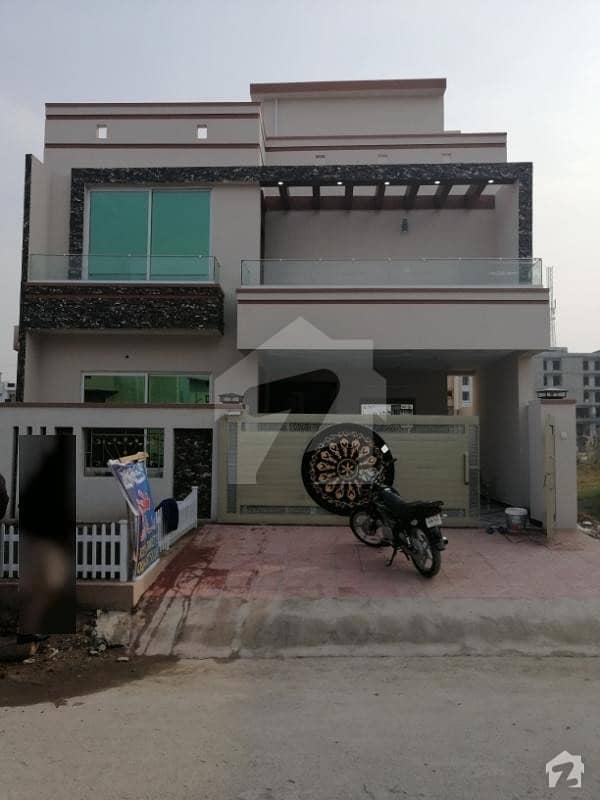 جناح گارڈنز ایف ای سی ایچ ایس اسلام آباد میں 4 کمروں کا 7 مرلہ مکان 1.6 کروڑ میں برائے فروخت۔