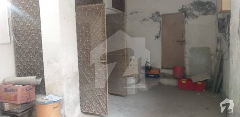 وارث کالونی لاہور میں 5 کمروں کا 8 مرلہ مکان 98 لاکھ میں برائے فروخت۔