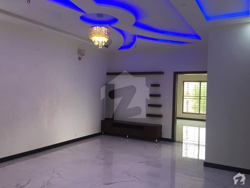 ایڈن کاٹیج 1 ایڈن لاہور میں 3 کمروں کا 1 کنال بالائی پورشن 35 ہزار میں کرایہ پر دستیاب ہے۔