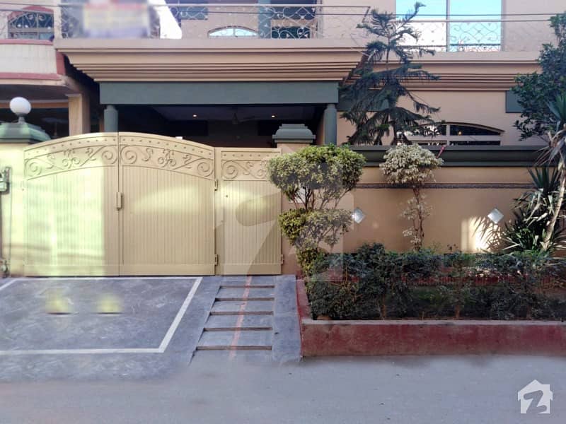 U Builders Offers 10 Marla 2 Unit Triple Storey Beautiful House For