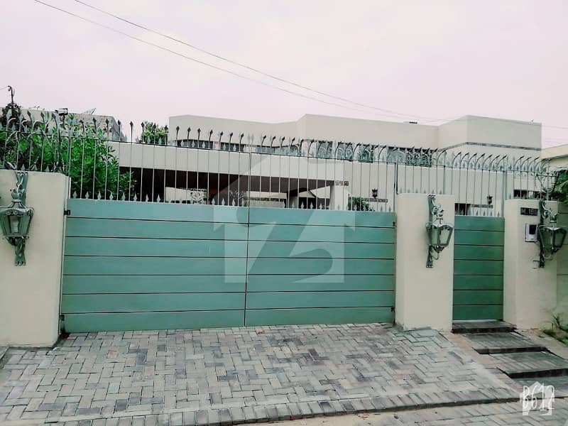 2 Kanal House With Beautiful Wide Lawn For Rent In Phase 1