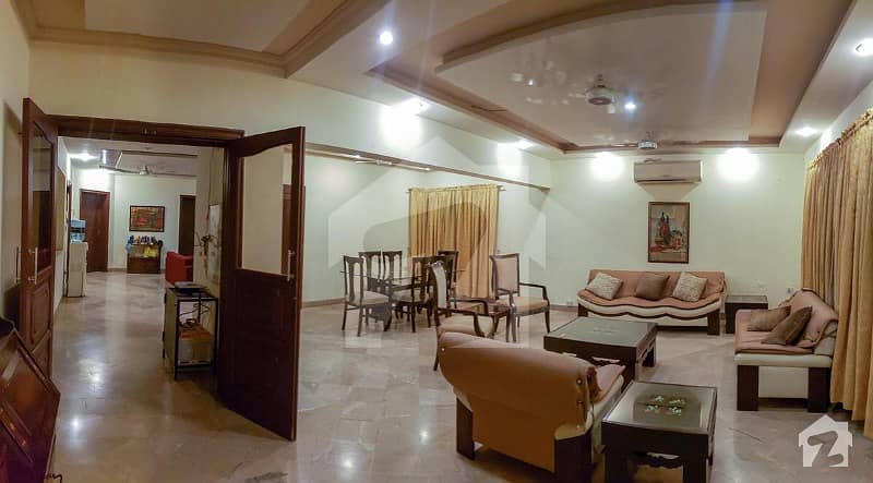 ڈی ایچ اے فیز 4 ڈیفنس (ڈی ایچ اے) لاہور میں 1 کمرے کا 1 کنال کمرہ 30 ہزار میں کرایہ پر دستیاب ہے۔