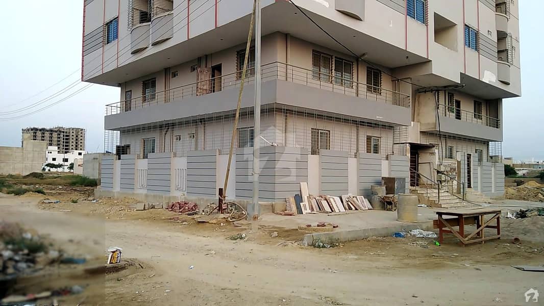 زینت آباد سکیم 33 کراچی میں 2 کمروں کا 4 مرلہ فلیٹ 62 لاکھ میں برائے فروخت۔