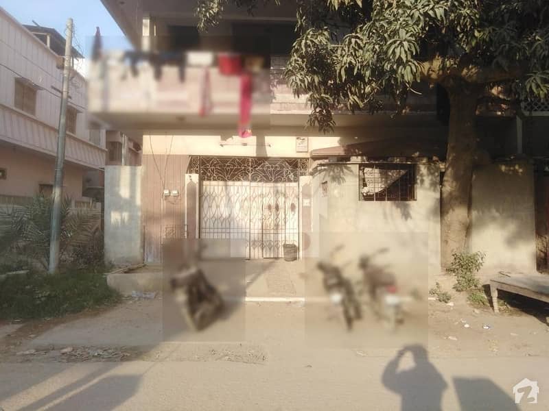 بفر زون - سیکٹر 15اے / 1 بفر زون نارتھ کراچی کراچی میں 6 کمروں کا 6 مرلہ مکان 1.8 کروڑ میں برائے فروخت۔