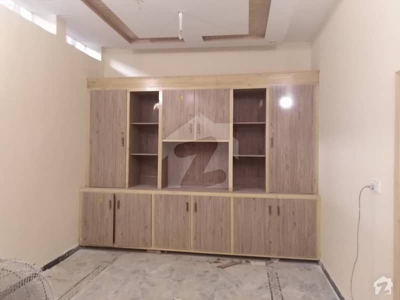 اولڈ باڑہ روڈ پشاور میں 7 کمروں کا 5 مرلہ مکان 1.6 کروڑ میں برائے فروخت۔