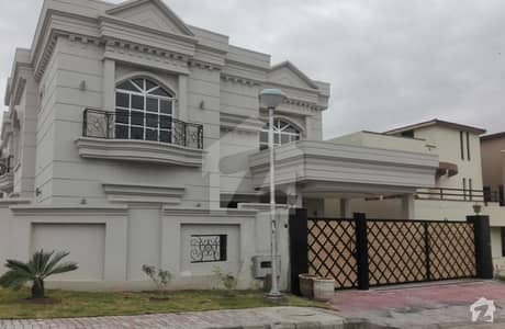 بحریہ ٹاؤن فیز 3 بحریہ ٹاؤن راولپنڈی راولپنڈی میں 7 کمروں کا 1 کنال مکان 6 کروڑ میں برائے فروخت۔ بحریہ ٹاؤن فیز 3 بحریہ ٹاؤن راولپنڈی راولپنڈی میں 7 کمروں کا 1 کنال مکان 6 کروڑ میں برائے فروخت۔