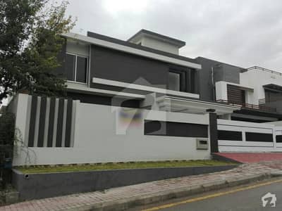 بحریہ ٹاؤن فیز 3 بحریہ ٹاؤن راولپنڈی راولپنڈی میں 6 کمروں کا 1 کنال مکان 4.6 کروڑ میں برائے فروخت۔ بحریہ ٹاؤن فیز 3 بحریہ ٹاؤن راولپنڈی راولپنڈی میں 6 کمروں کا 1 کنال مکان 4.6 کروڑ میں برائے فروخت۔