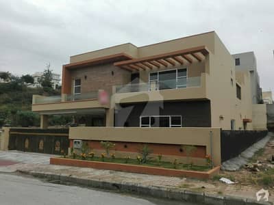 بحریہ ٹاؤن فیز 3 بحریہ ٹاؤن راولپنڈی راولپنڈی میں 5 کمروں کا 1 کنال مکان 4.65 کروڑ میں برائے فروخت۔ بحریہ ٹاؤن فیز 3 بحریہ ٹاؤن راولپنڈی راولپنڈی میں 5 کمروں کا 1 کنال مکان 4.65 کروڑ میں برائے فروخت۔