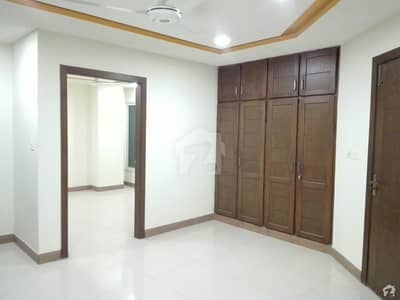 Here Is A Good Opportunity To Live In A Well-Built 5th Floor Flat Here Is A Good Opportunity To Live In A Well-Built 5th Floor Flat
