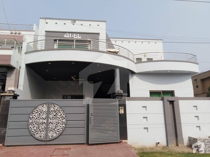 9.5 Marla Corner House With Basement Is Available For Sale In Eden