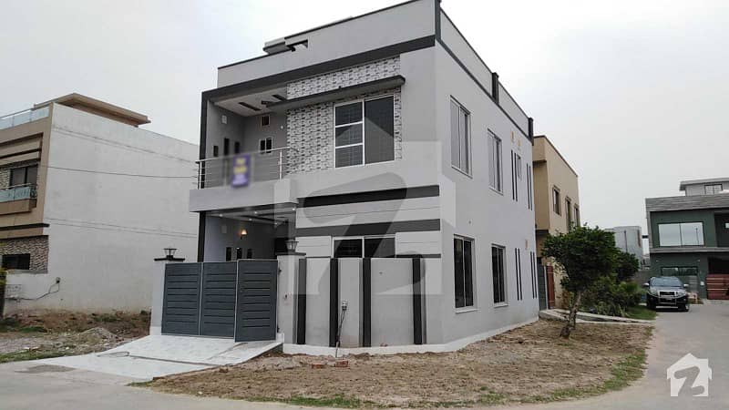 5 Marla Brand New Corner House For Sale In Rose Block Of Park View Villas Lahore