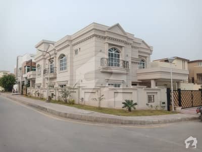 بحریہ ٹاؤن فیز 3 بحریہ ٹاؤن راولپنڈی راولپنڈی میں 7 کمروں کا 1 کنال مکان 6 کروڑ میں برائے فروخت۔ بحریہ ٹاؤن فیز 3 بحریہ ٹاؤن راولپنڈی راولپنڈی میں 7 کمروں کا 1 کنال مکان 6 کروڑ میں برائے فروخت۔