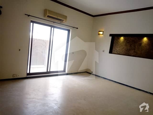 10 Marla House For Rent in DHA Phase 5