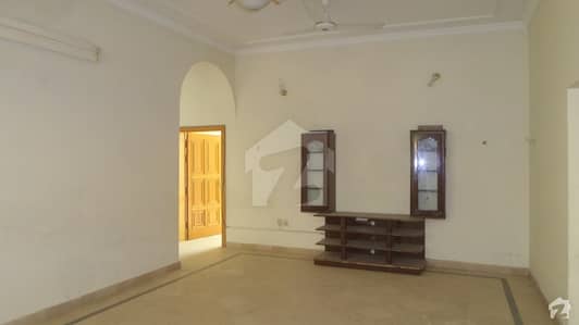 Here Is A Good Opportunity To Live In A Well-Built House Here Is A Good Opportunity To Live In A Well-Built House