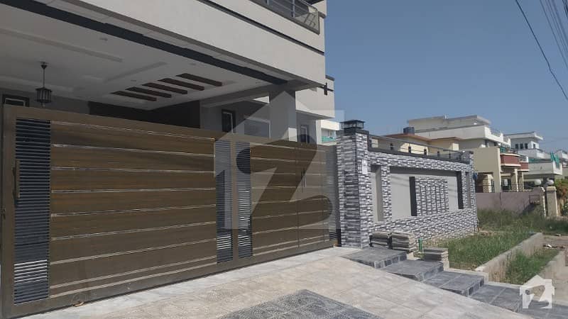 سوان گارڈن ۔ بلاک ایف سوان گارڈن اسلام آباد میں 6 کمروں کا 1 کنال مکان 3 کروڑ میں برائے فروخت۔ سوان گارڈن ۔ بلاک ایف سوان گارڈن اسلام آباد میں 6 کمروں کا 1 کنال مکان 3 کروڑ میں برائے فروخت۔
