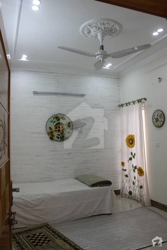 لیک سٹی ۔ سیکٹر ایم ۔ 3 لیک سٹی لاہور میں 5 کمروں کا 2 کنال مکان 7.2 کروڑ میں برائے فروخت۔