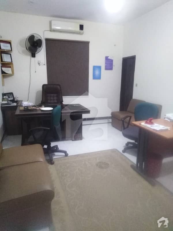 Hot Offer 10 Marla Second Floor Portion Is Available For Rent In Johar Town Opposite Emporium Mall 200feet Road Fully Commercial