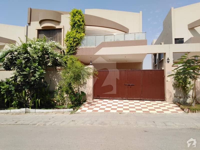 نیوی ہاؤسنگ سکیم کارساز - فیز 1 نیوی ہاؤسنگ سکیم کارساز کراچی میں 5 کمروں کا 14 مرلہ مکان 9.6 کروڑ میں برائے فروخت۔