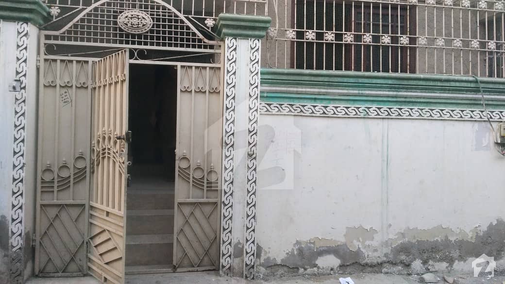 گلستانِ جوہر کراچی میں 4 کمروں کا 2 مرلہ مکان 80 لاکھ میں برائے فروخت۔