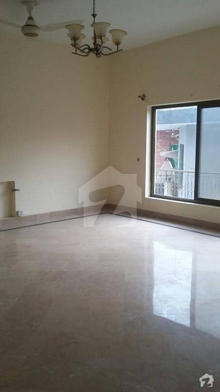 F-10 - One Kanal Beautiful 3 Bed Upper Portion For Rent