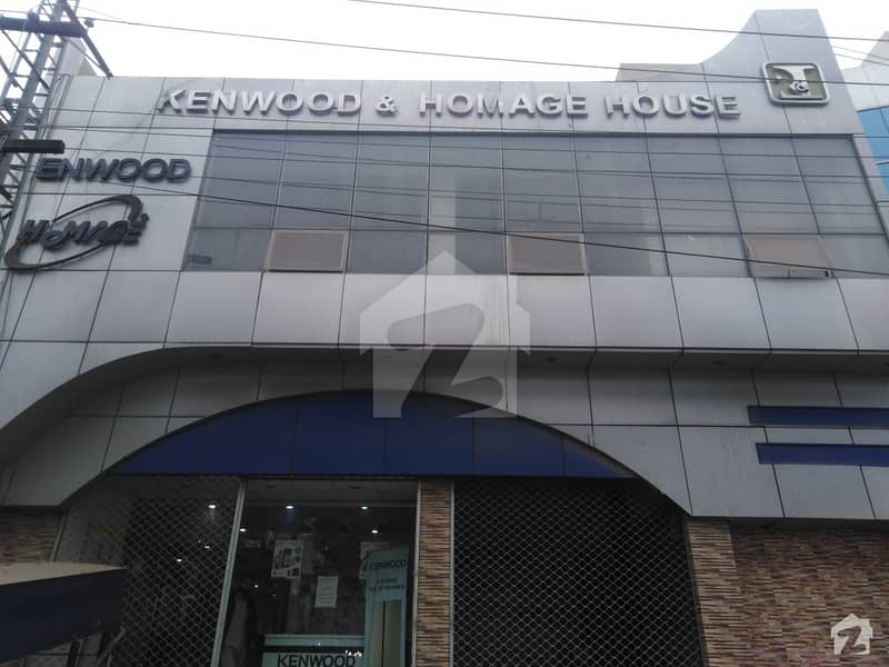ملتان روڈ لاہور میں 1.35 کنال عمارت 7 لاکھ میں کرایہ پر دستیاب ہے۔
