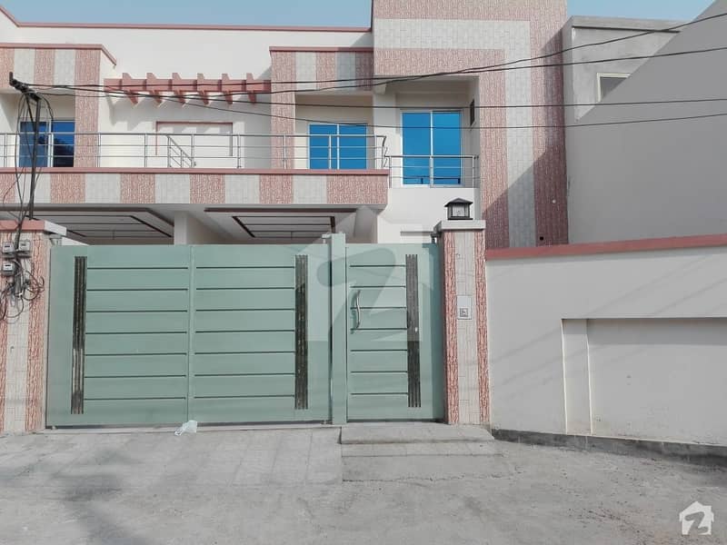 204 چک روڈ فیصل آباد میں 5 مرلہ مکان 1.5 کروڑ میں برائے فروخت۔