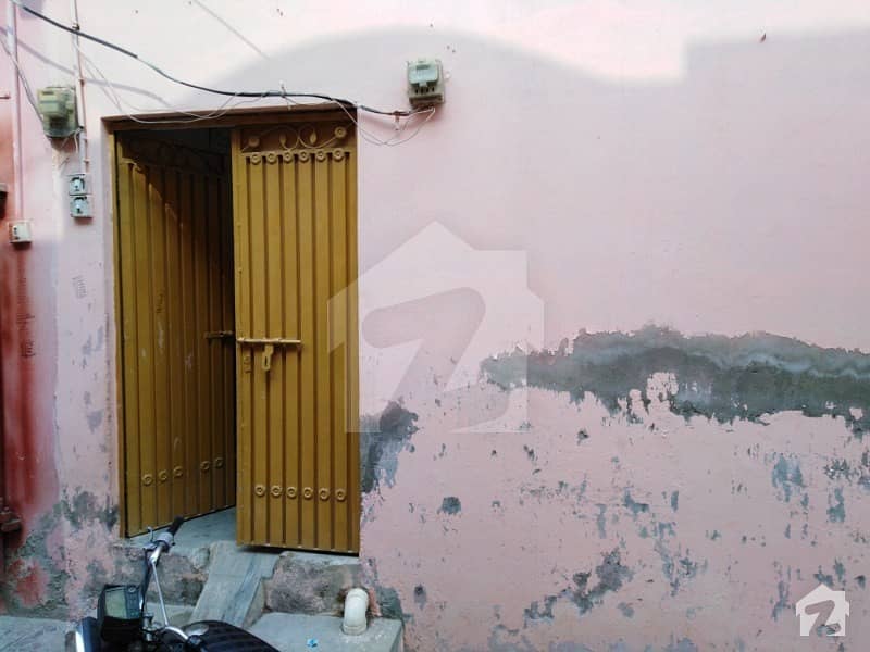 پرانا شجاع آباد روڈ ملتان میں 3 کمروں کا 5 مرلہ مکان 35 لاکھ میں برائے فروخت۔