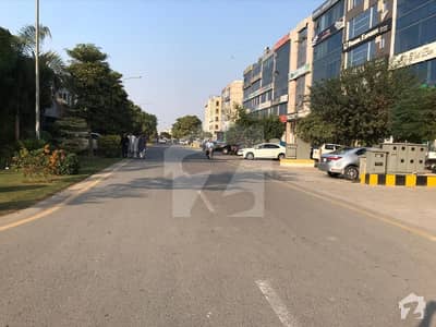 4 MARLA COMMERCIAL PLOT FACING BIG PARKING 4 MARLA COMMERCIAL PLOT FACING BIG PARKING