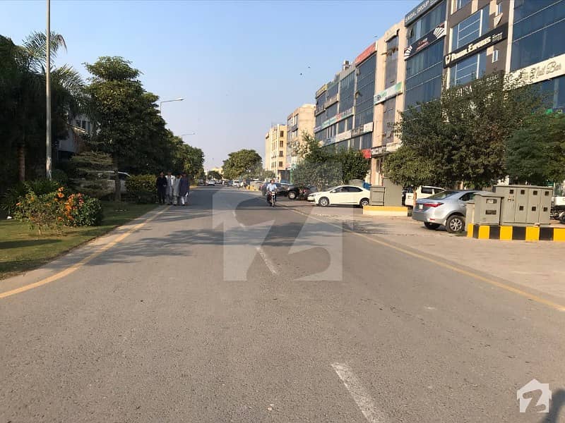 4 MARLA COMMERCIAL PLOT FACING BIG PARKING 4 MARLA COMMERCIAL PLOT FACING BIG PARKING