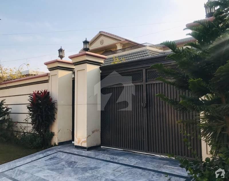 Here Is A Good Opportunity To Live In A Well-Built House Here Is A Good Opportunity To Live In A Well-Built House