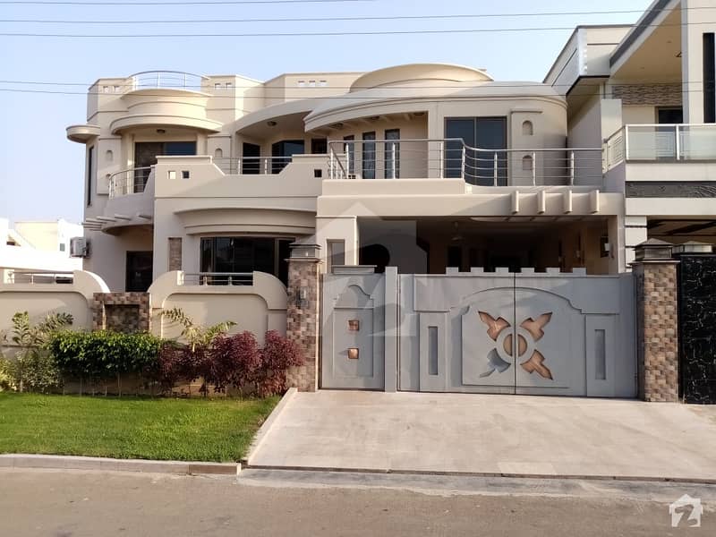House Is Available For Sale Garden Town, Gujranwala ID19777697