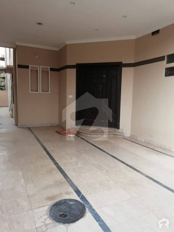 10 Marla Slightly Used House Is Available For Sale Located In Phase 3 Z Block Dha Defence LHR