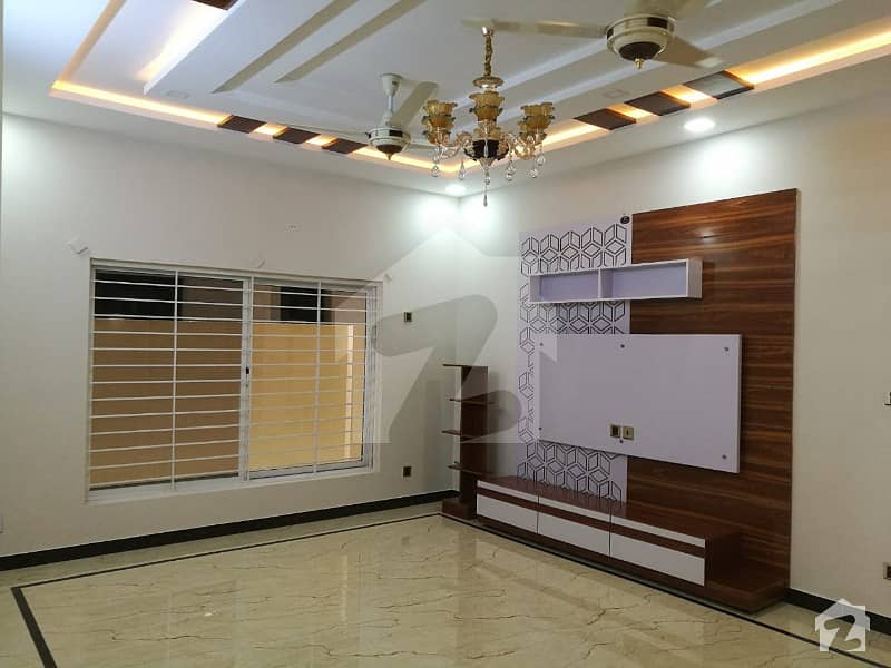 مہربان کالونی اسلام آباد میں 6 کمروں کا 12 مرلہ مکان 2.6 کروڑ میں برائے فروخت۔