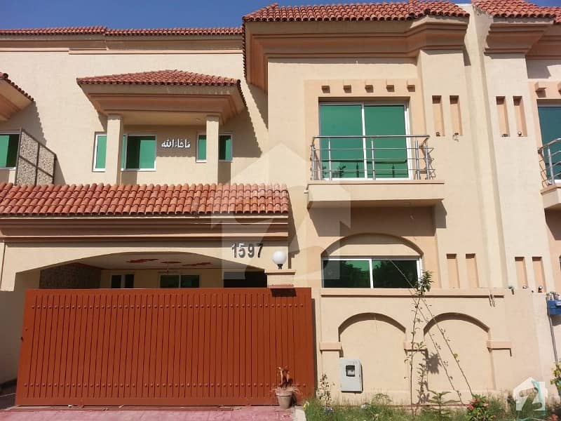 Well Located 1 Kanal Beautiful House Is Ready For Rent At Reasonable Price