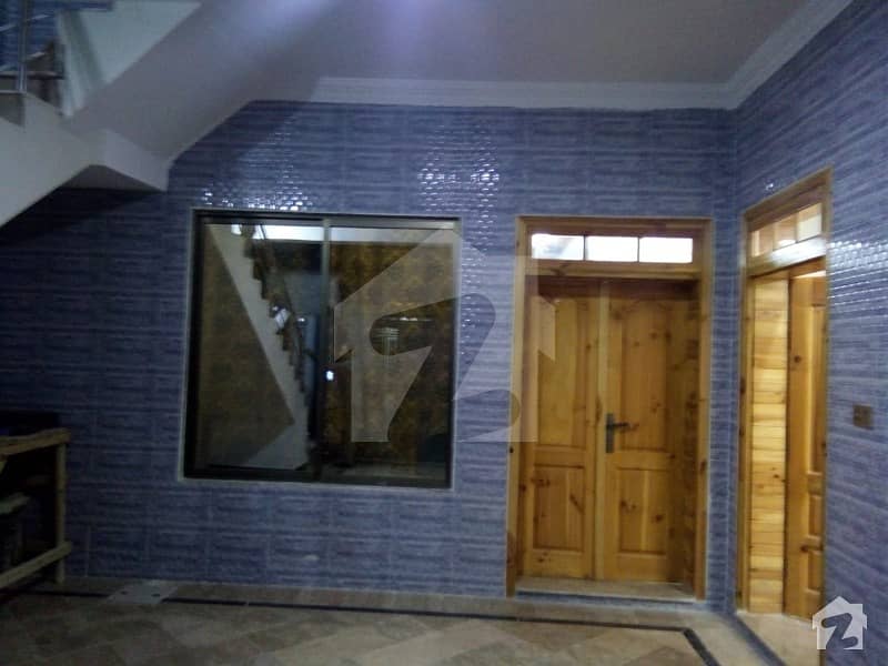 مین مانسہرہ روڈ ایبٹ آباد میں 5 کمروں کا 7 مرلہ مکان 1.6 کروڑ میں برائے فروخت۔