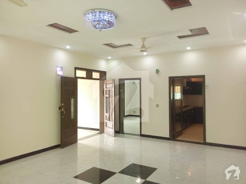 20 Marla Beautiful House Available For Rent In Chambelli Block Bahria Town