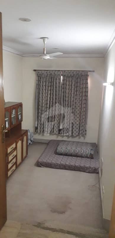 ماڈل ٹاؤن ۔ بلاک کیو ماڈل ٹاؤن لاہور میں 5 کمروں کا 10 مرلہ مکان 2.7 کروڑ میں برائے فروخت۔