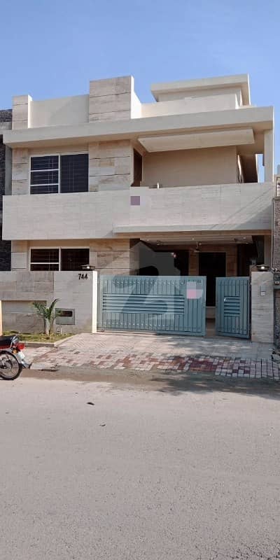 Brand New 10 Marla House For Rent In Phase 4 Bahria Town